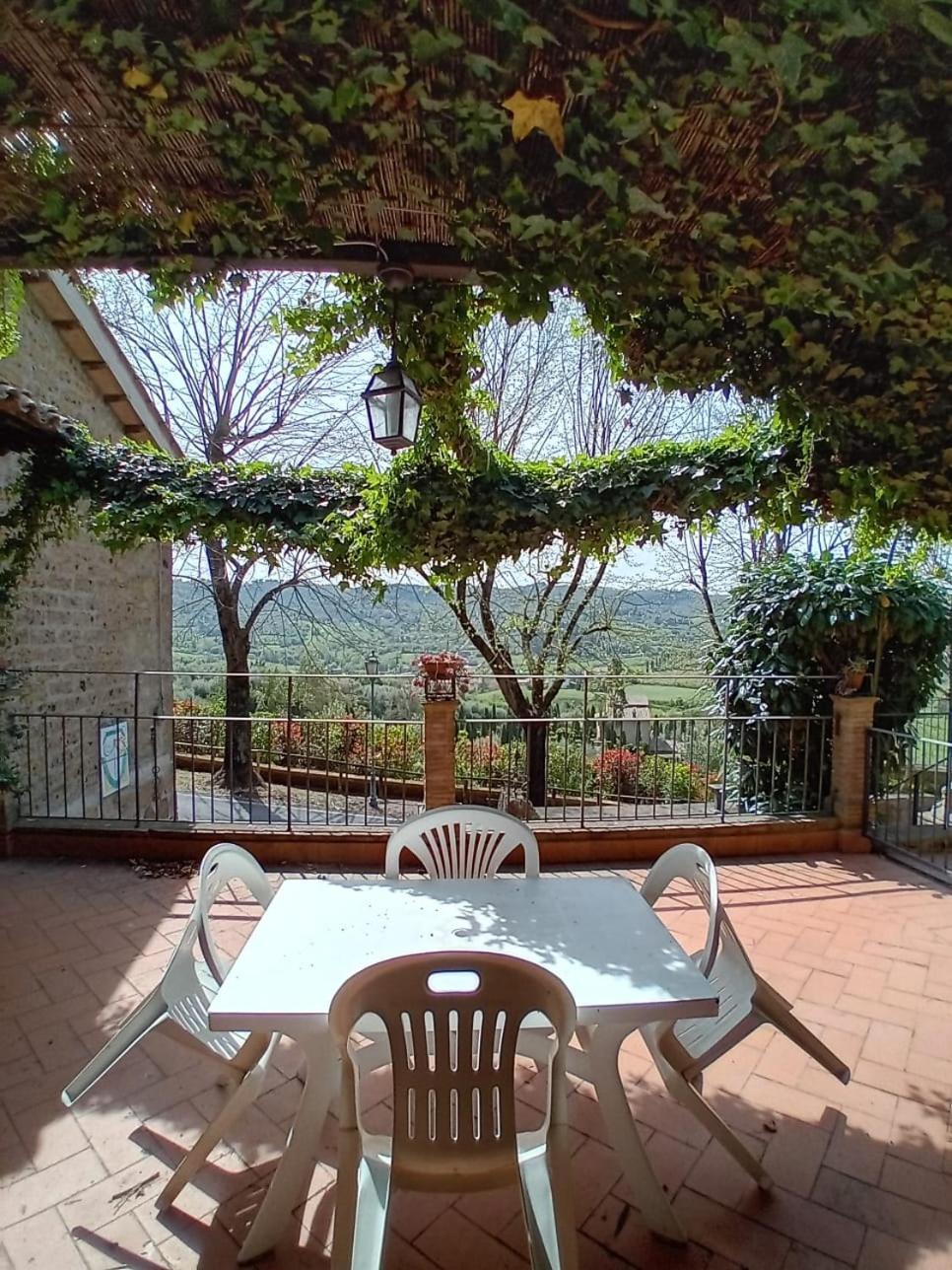 Casa Serafina Trilocale Con Arredi D'Arte E Parcheggio Privato Orvieto Exteriör bild
